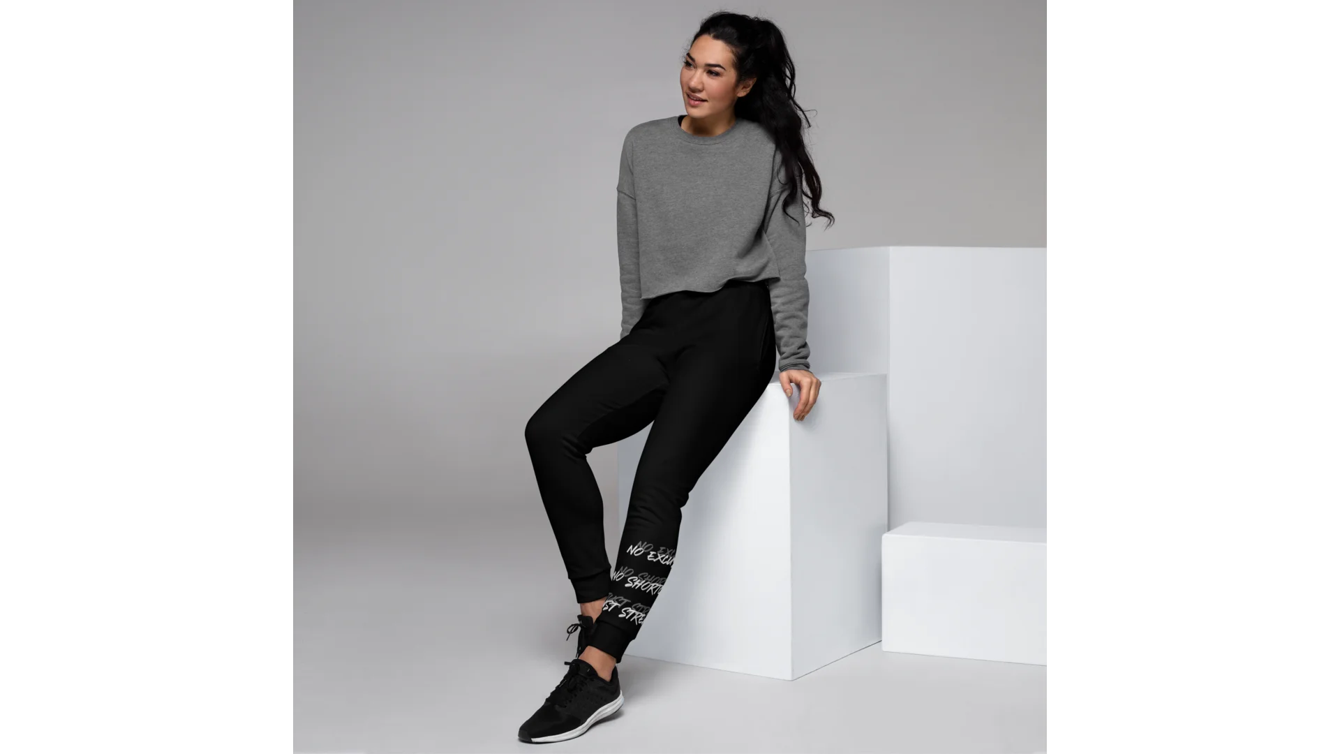 Women's Forge Crest Joggers - Black