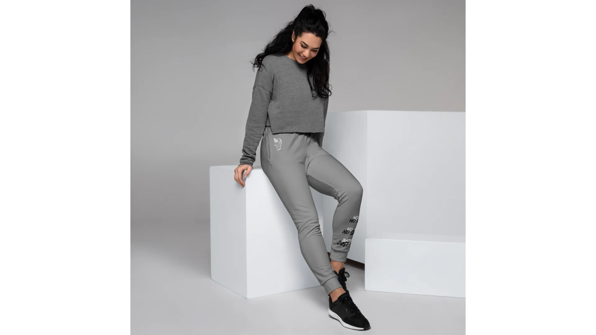 Women's Forge Crest Joggers - Gray
